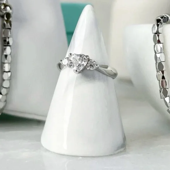 Park Lane Tiffany Ring size 9 - Picture 1 of 3